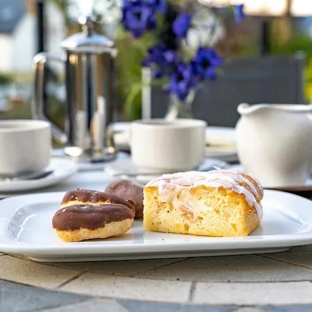 Earls Court House 게스트하우스 킬라니