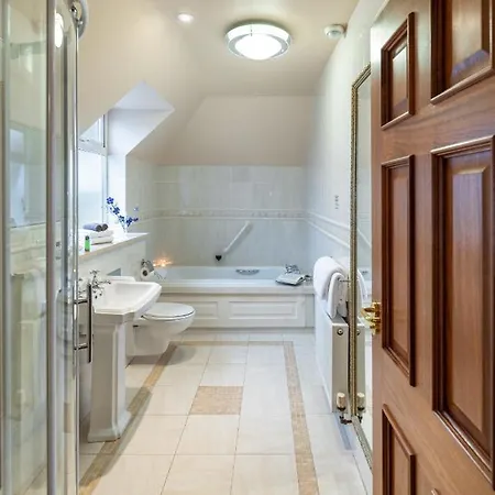 Earls Court House 4* Cill Airne