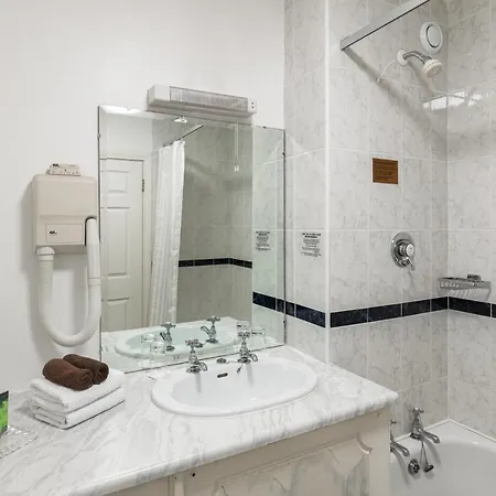 Earls Court House קיל איירן