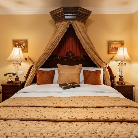Earls Court House 4* Cill Airne