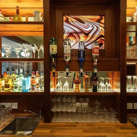 Earls Court House 게스트하우스 킬라니