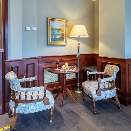Earls Court House 4* קיל איירן