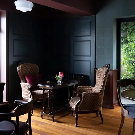 Guest house Earls Court House Killarney