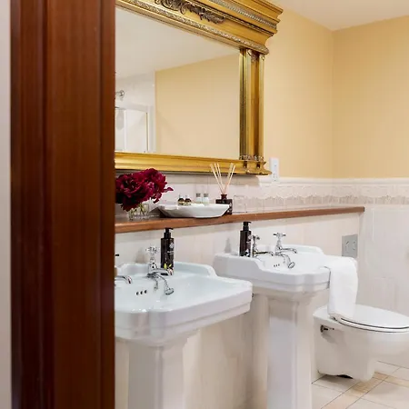 Guest house Earls Court House Killarney