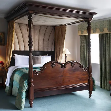 Earls Court House Guest house