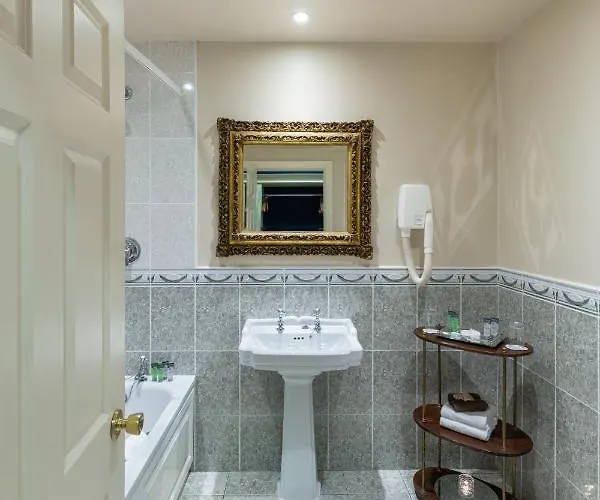 Earls Court House Pensionat 4*