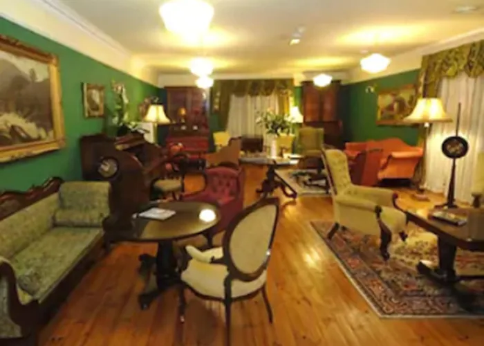 Earls Court House Pensionat 4*