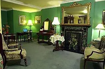 Pensionat Earls Court House 4*