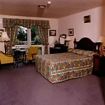 Earls Court House 4* كيلارني