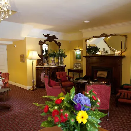 Earls Court House Гостевой дом 4*