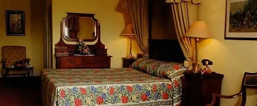 Earls Court House Гостевой дом 4*